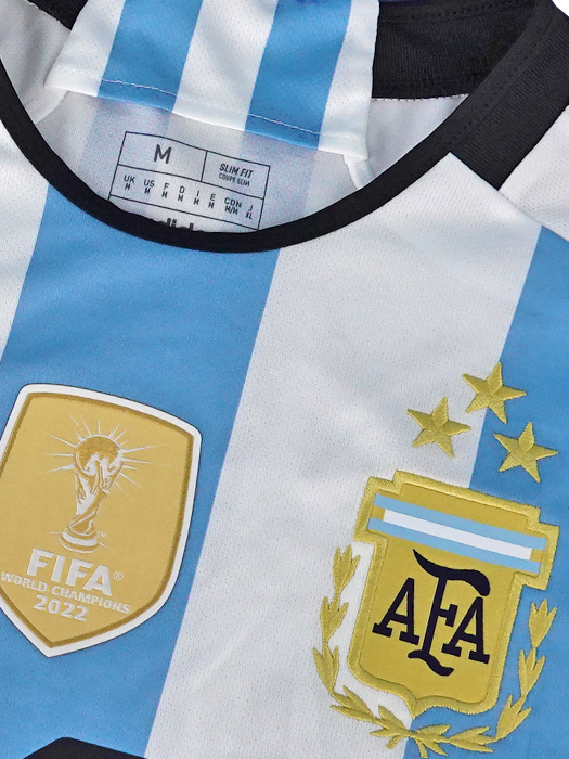 (アディダス) adidas/22/23アルゼンチン代表/ホーム/半袖/メッシ/2022優勝+2022W杯バッジ付/DKD76-IB3597