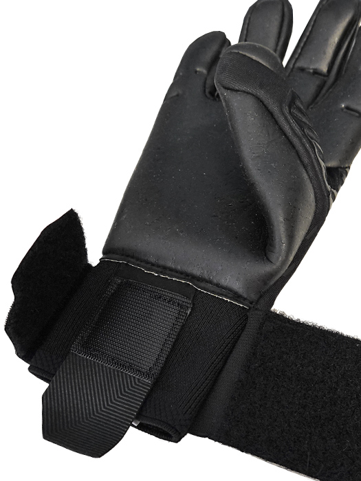 (ウールシュポルト) UHLSPORT/スピードコンタクトブラック スーパーグリップ+ハーフネガティブ/ブラックXホワイト/1011285