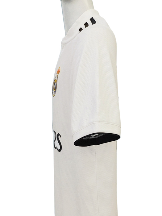 ***全体に薄い汚れあり***(アディダス) adidas/18/19レアルマドリード/ホーム/半袖/モドリッチ/ジュニア用/CWC優勝バッジ付