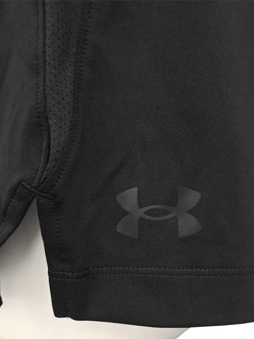 (アンダーアーマー) UNDER ARMOUR/UAテック ベント ショーツ/ブラックXブラック/1376955/簡易配送(CARDのみ/1点限/保障無)