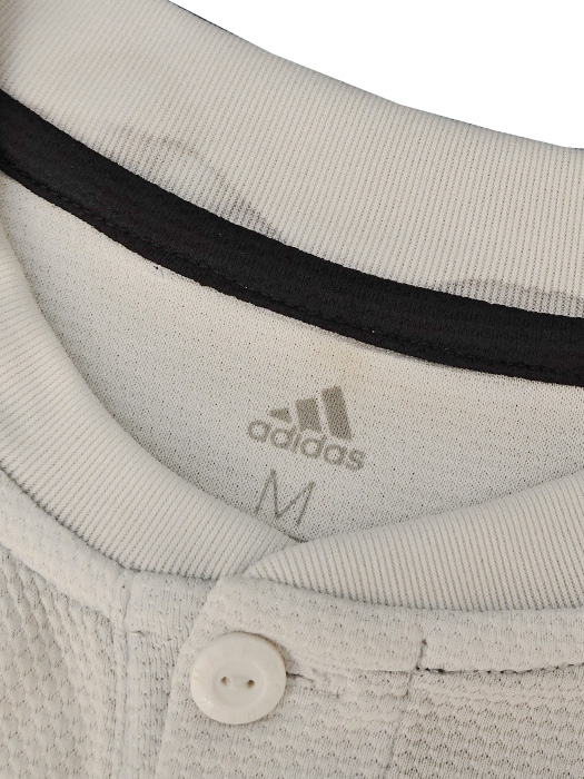***全体に薄い汚れあり***(アディダス) adidas/18/19レアルマドリード/ホーム/半袖/モドリッチ/ジュニア用/CWC優勝バッジ付