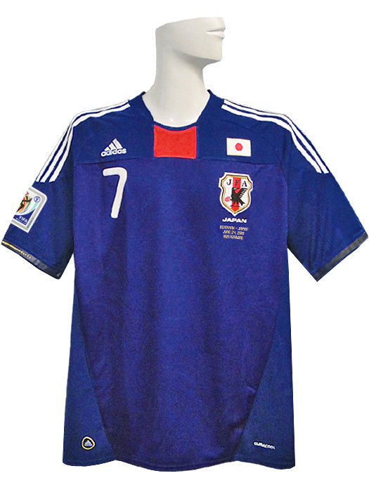 ***限定再入荷***(アディダス) adidas/10/11日本代表/ホーム/半袖/遠藤/2010W杯バッジ+デンマーク戦マッチデープリント/KF925-P67397